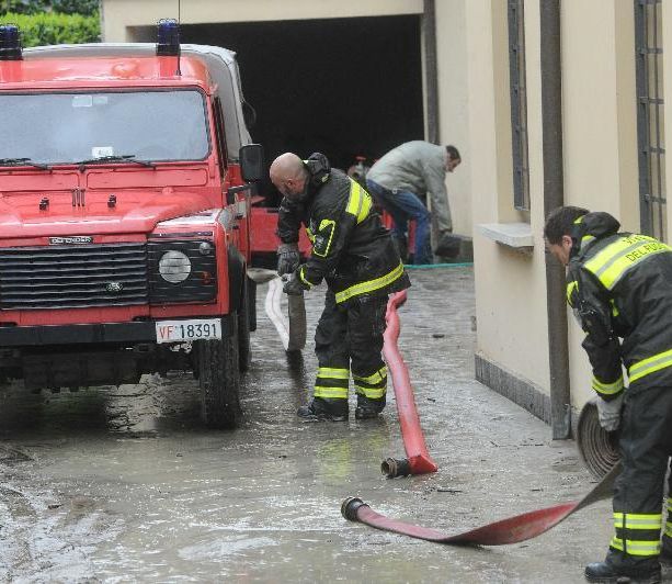 Molti temporali, anche violenti, ma la Granda passa la notte senza particolari criticità