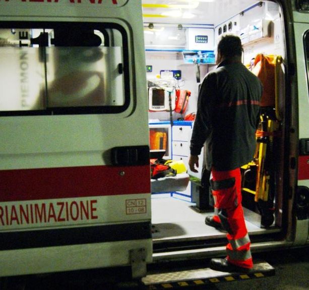 Grave incidente a Carrù: auto esce fuori strada, deceduto il conducente