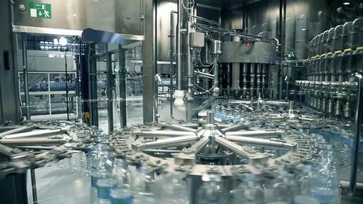 Acqua Eva contro Acqua Sant'Anna: non c'è il giudice, slitta la sentenza