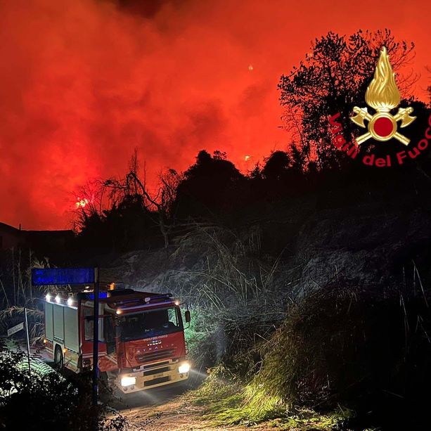 Rogo a Massarosa, rientrata ieri sera a Cuneo la colonna mobile dei vigili del fuoco