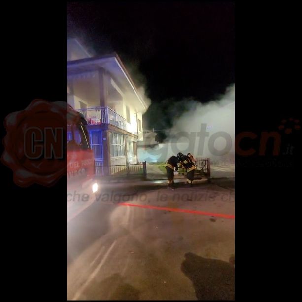 Villetta a fuoco a Narzole, impegnate squadre dei vigili del fuoco da Alba e Bra [VIDEO]