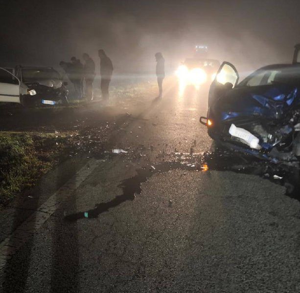 Scontro tra due auto sulla Reale in direzione Fossano