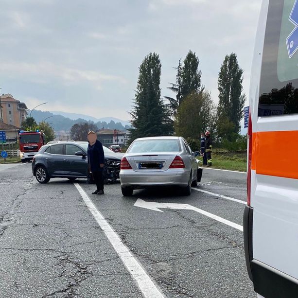 Incidente alle porte di Saluzzo: due auto e sei persone coinvolte