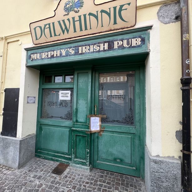 Chiuso l'Irish Pub, il titolare: &quot;L'unico a pagare per quello che succede in piazza Boves sono io&quot;