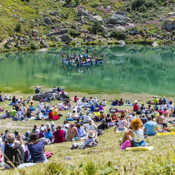 Ultima domenica di luglio all'insegna dei concerti e degli spettacoli, da Limone ad Alba