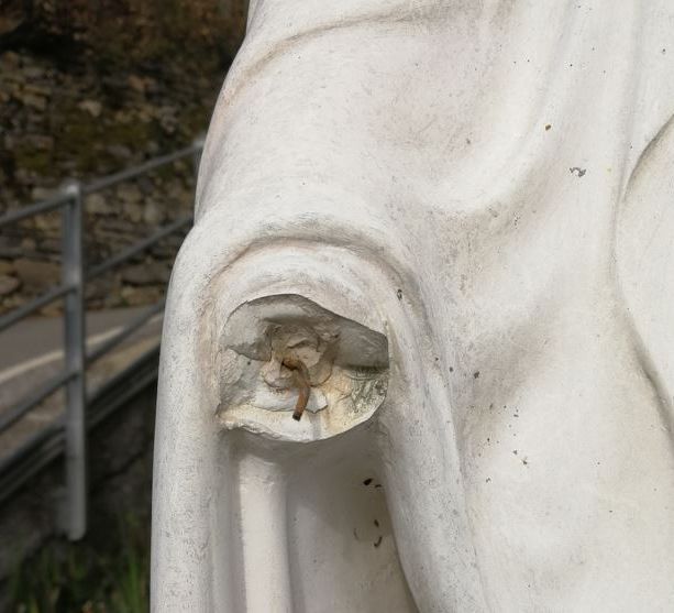 Mozzata una mano alla statua della Madonna di Miroglio a Frabosa Sottana: &quot;Potrebbe trattarsi di satanismo&quot;