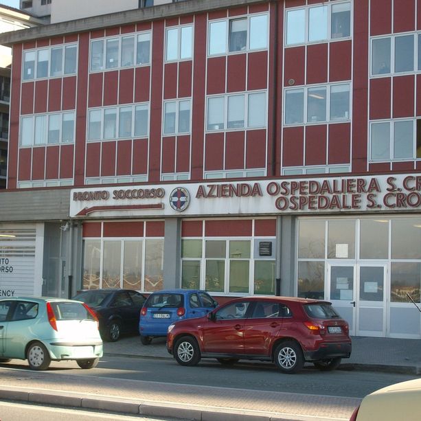 Incidente sul lavoro a Cherasco: cade da bancale di mattoni, grave uomo di 68 anni
