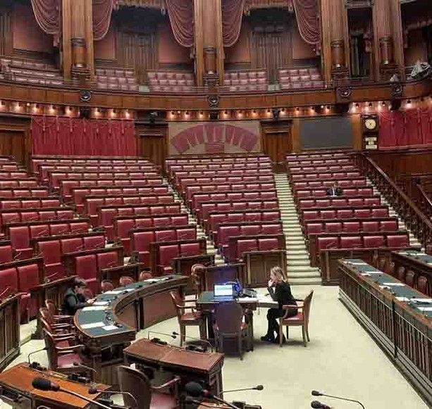 E' in atto una gara a nominare esperti e commissari... ma l’abuso dell’istituto della delega rischia di minare la Democrazia