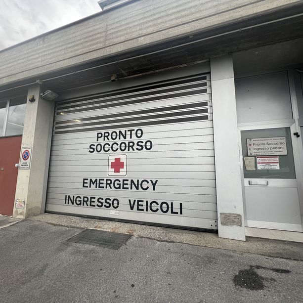 Cuneo, guardia giurata al pronto soccorso aggredita e ferita. In prognosi fino al 2 dicembre