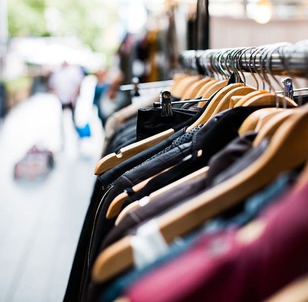 A Cuneo torna l'appuntamento con lo shopping sotto le stelle nei giovedì di luglio