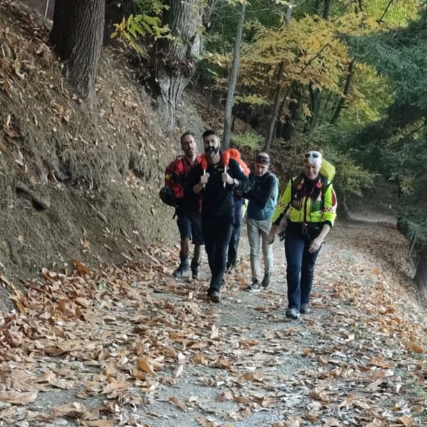 Cade in mountain bike nei boschi di Borgo San Dalmazzo. 41enne recuperato e trasportato a spalla verso l'ambulanza