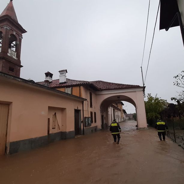 Violentissimo temporale a Saluzzo, decine le chiamate ai vigili del fuoco (foto e video)