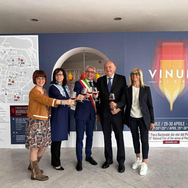 Il ministro Gilberto Pichetto Fratin ad Alba per l'inaugurazione di Vinum