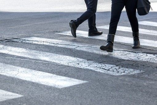 Investì un pedone in via Veneto a Mondovì: il giudice stabilisce il non doversi procedere