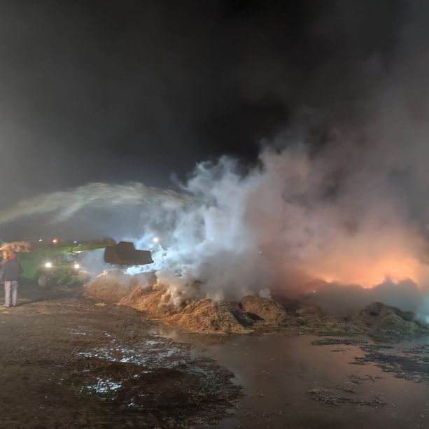 Violento incendio in un fienile di Morozzo: distrutto il capannone e morti due vitelli