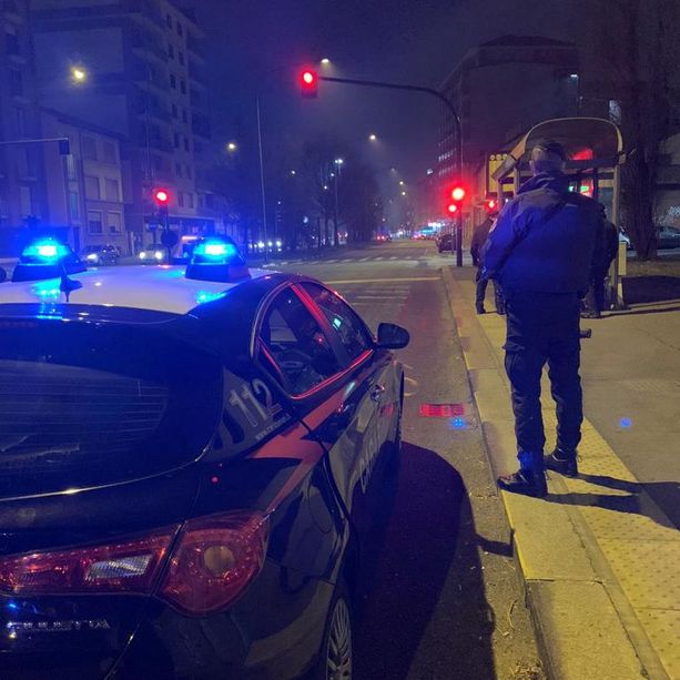 Beinasco, trentacinquenne minacciato e picchiato per un presunto debito di 50mila euro, i carabinieri arrestano gli aggressori