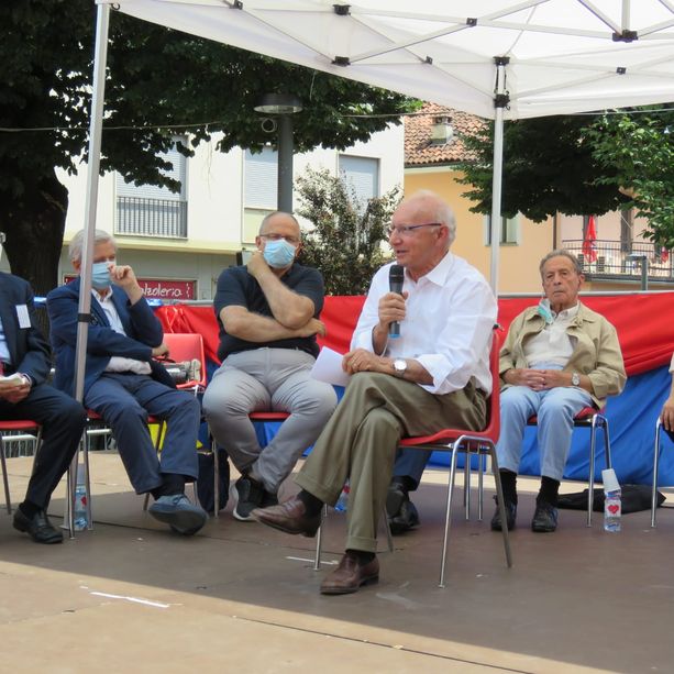 Settimo: la commemorazione del sindaco Giovanni Ossola in Piazza della Libertà (FOTO)