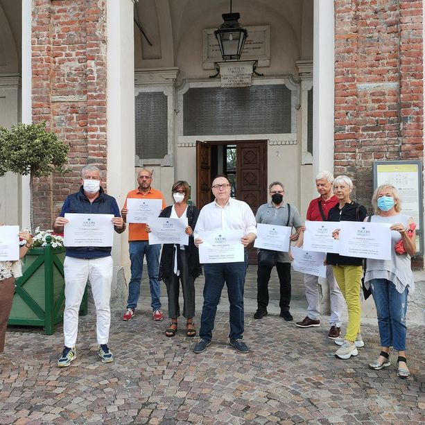 Dichiarazione dei redditi sulle vetrine dei negozi, l'Ascom protesta in Consiglio comunale (VIDEO)