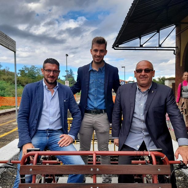 Non solo treni: sulla Chivasso-Asti si fa il giro turistico sui ferrocicli