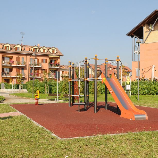 Chivasso: le aree gioco di parchi e giardini riaprono in sicurezza