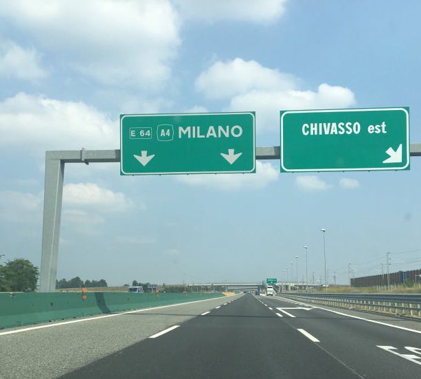 Incidente sulla A4 all'uscita di Chivasso Est: due feriti