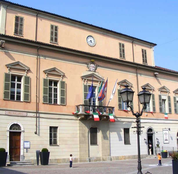 Sabato 25 luglio negozi aperti fino a mezzanotte con &quot;Crescentino sotto le stelle&quot;