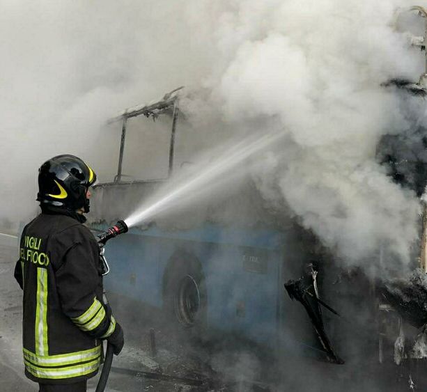 Bus in fiamme a Torre Canavese, Avetta: &quot;Cosa sta facendo la Regione?&quot;