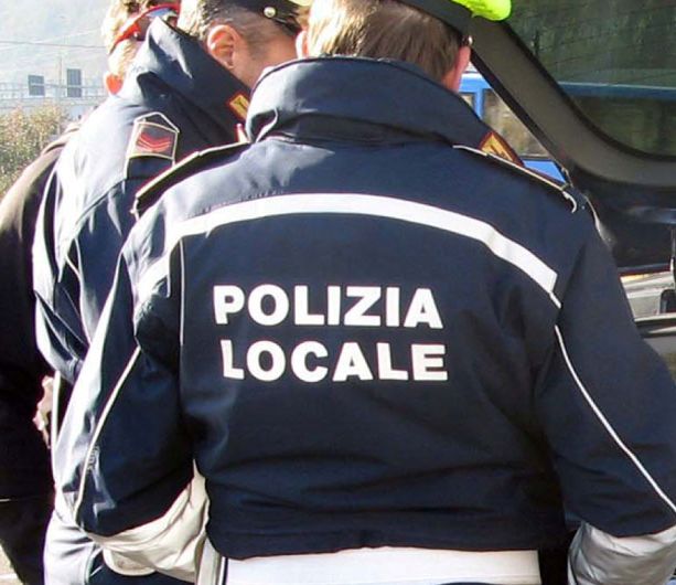 Beccato tre volte al volante senza assicurazione: multa da 6 mila euro per un eporediese