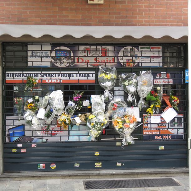&quot;Ciao Said&quot;. I commercianti di Settimo rendono omaggio alla memoria del collega in Via Italia (FOTO)