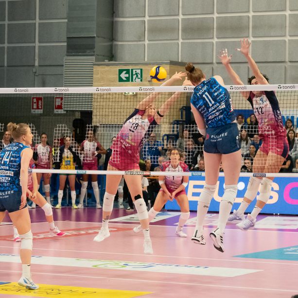 Volley A1/F: le mani di Wołosz incantano il Pala Bus Company [FOTO]