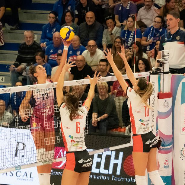 Volley A1/F: la Wash4green Pinerolo ritorna in campo per il derby cruciale con Cuneo