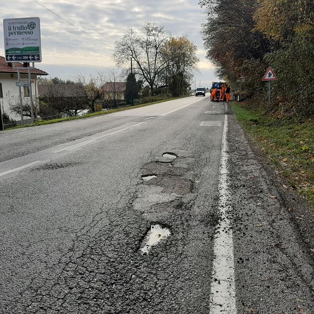 Buche tra Bibiana e Villaretto: decine di auto riportano danni