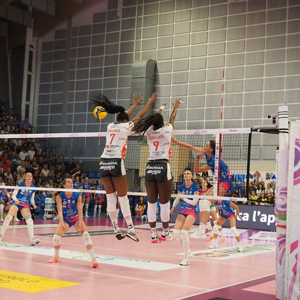 Volley A1/F: la Wash4green Pinerolo rompe il tabù con Cuneo, ma prende solo un punto