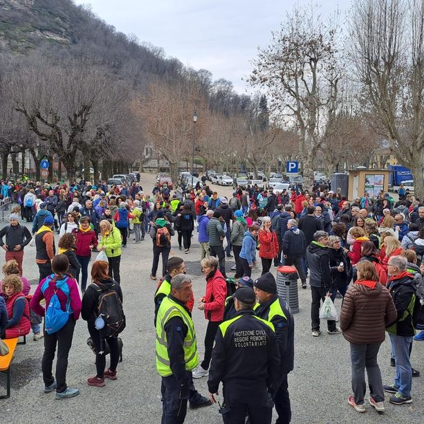 Oltre mille persone hanno camminato per aiutare gli ospedali di Pinerolo e Savigliano