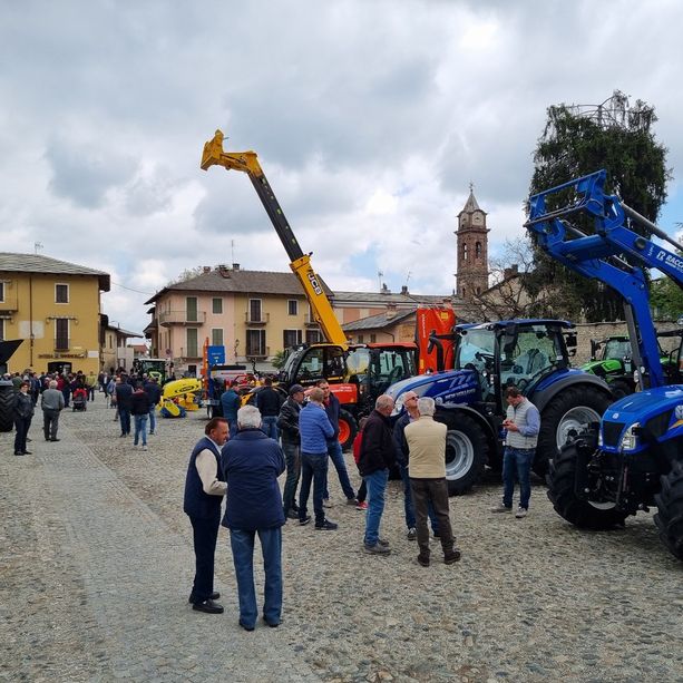 Cavour celebra la carne di razza piemontese, tra moto d’epoca e hobbisti