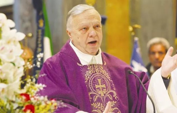 Cavour ricorda don Mario Ruatta, il parroco che raggiungeva i fedeli nelle case e nei bar