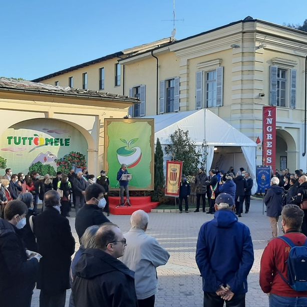 Tra libri, frittelle e concerti: Cavour è pronta per primo week end di Tuttomele
