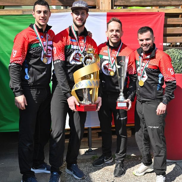 I campioni della nazionale maschile di curling lasciano Pinerolo