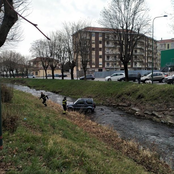 Fuoristrada finisce nel Lemina in zona ospedale a Pinerolo