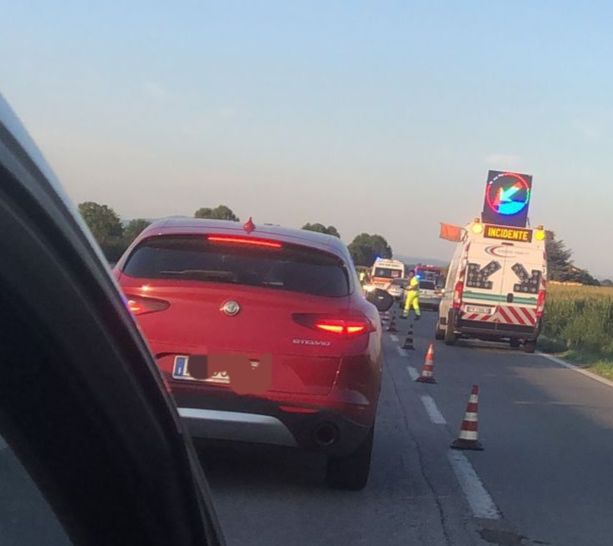 Pinerolo: Lunga coda all'imbocco dell'autostrada per un incidente