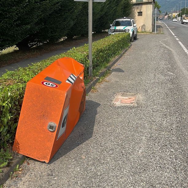 Luserna San Giovanni: abbattuto il box dell’autovelox nei pressi del cimitero