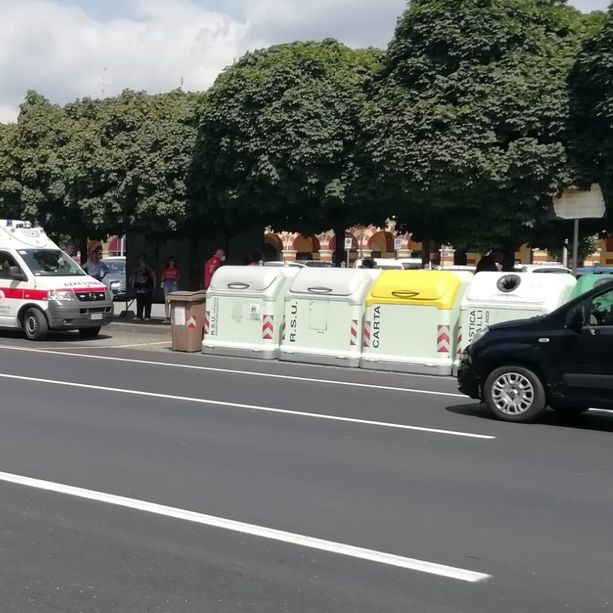 Due ragazze investite in centro a Luserna San Giovanni