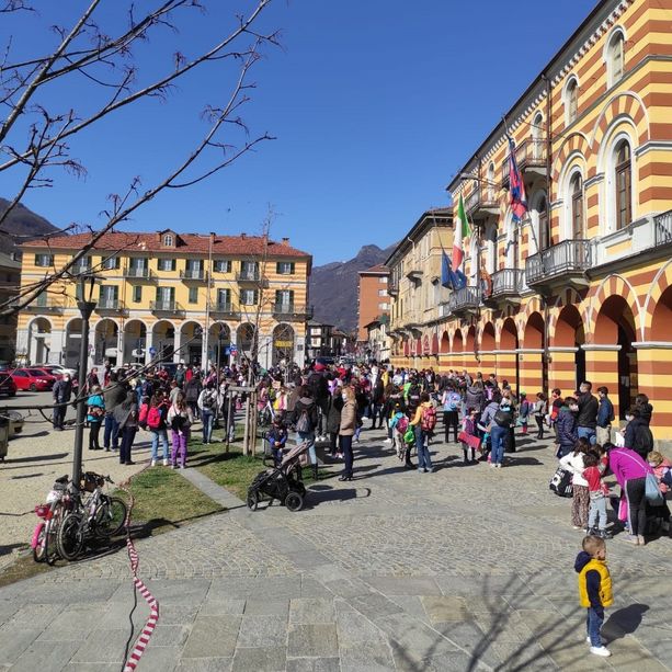 Sciopero contro la dad e flash mob a Torre Pellice