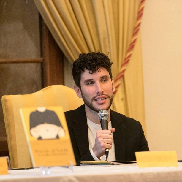 Percorre la via Emilia per raccontare il brodo: la storia del nonese Mattia Fiandaca