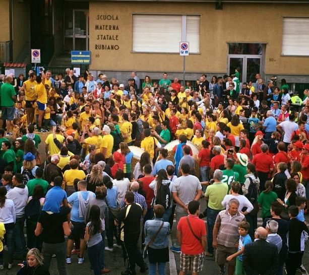 Tra pallavolo cieca e palla prigioniera, None rimette in moto la tradizione del Palio