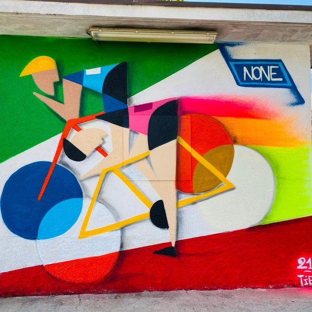La street art celebra ciclisti e velocità: così None saluterà il Giro