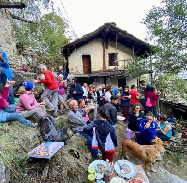 Tra filmati storici e la pizza del forno, Poumarat riprende vita