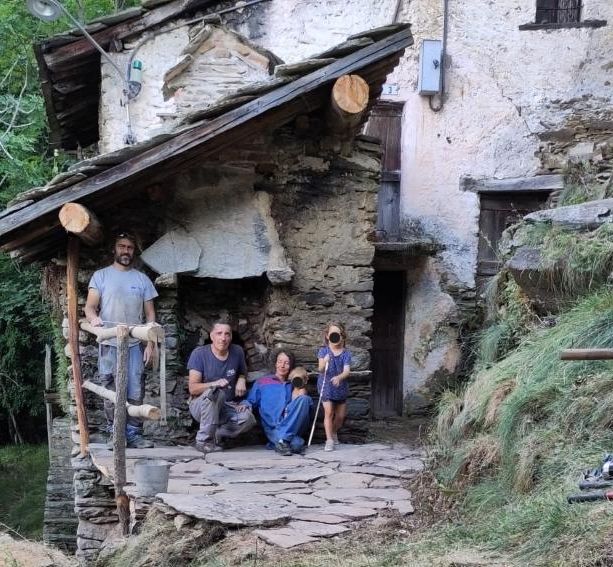La Borgata Poumarat di Perrero recupera il suo forno comunitario