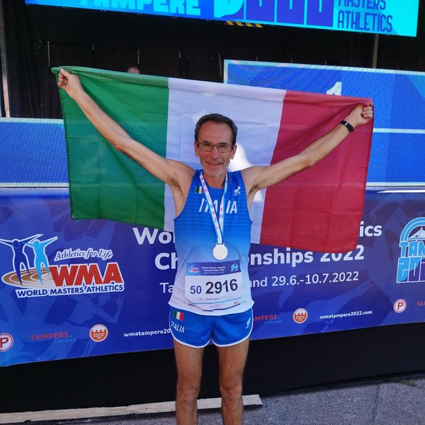 Il pinerolese Andrea Burlo è vicecampione mondiale M50 di corsa campestre