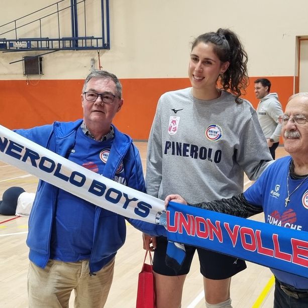 I Pinerolo Boys accolgono la schiacciatrice Chiara Mason
